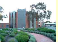 Kirche auf Schulgel�nde